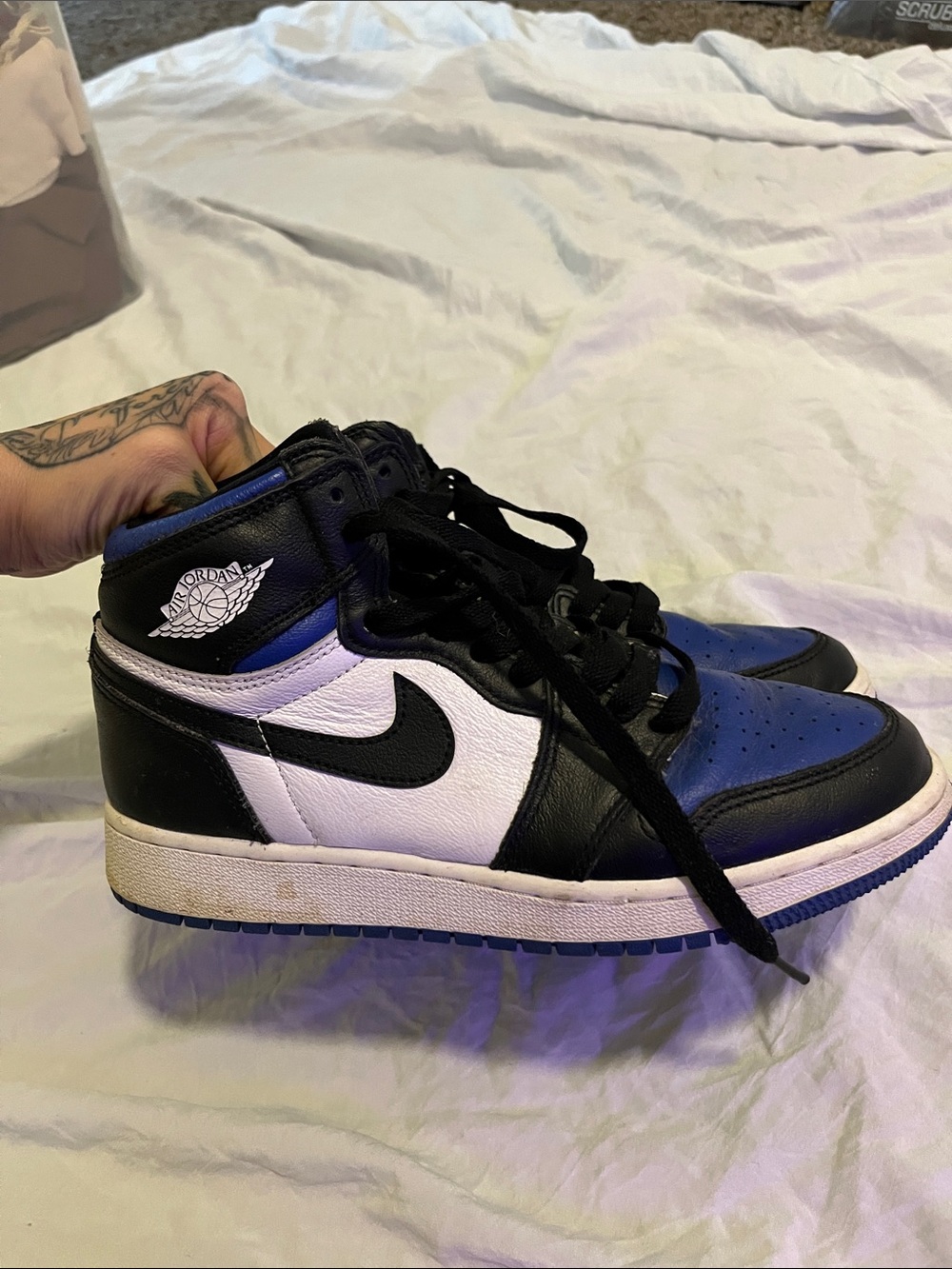 Nike Air Jordan 1 Mid Black / White / Blue womensSneakers